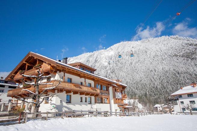 Luxuriöses Ferienhaus für 16 Personen in Mayrhofen im Zillertal, Nähe Penkenlift